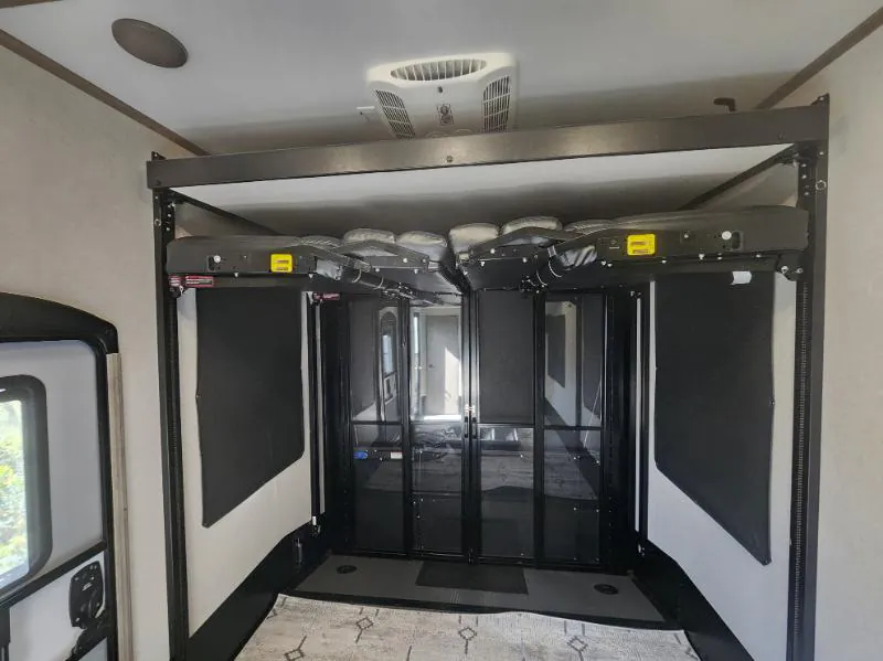 2021 Keystone Raptor 429, Photos photo 43