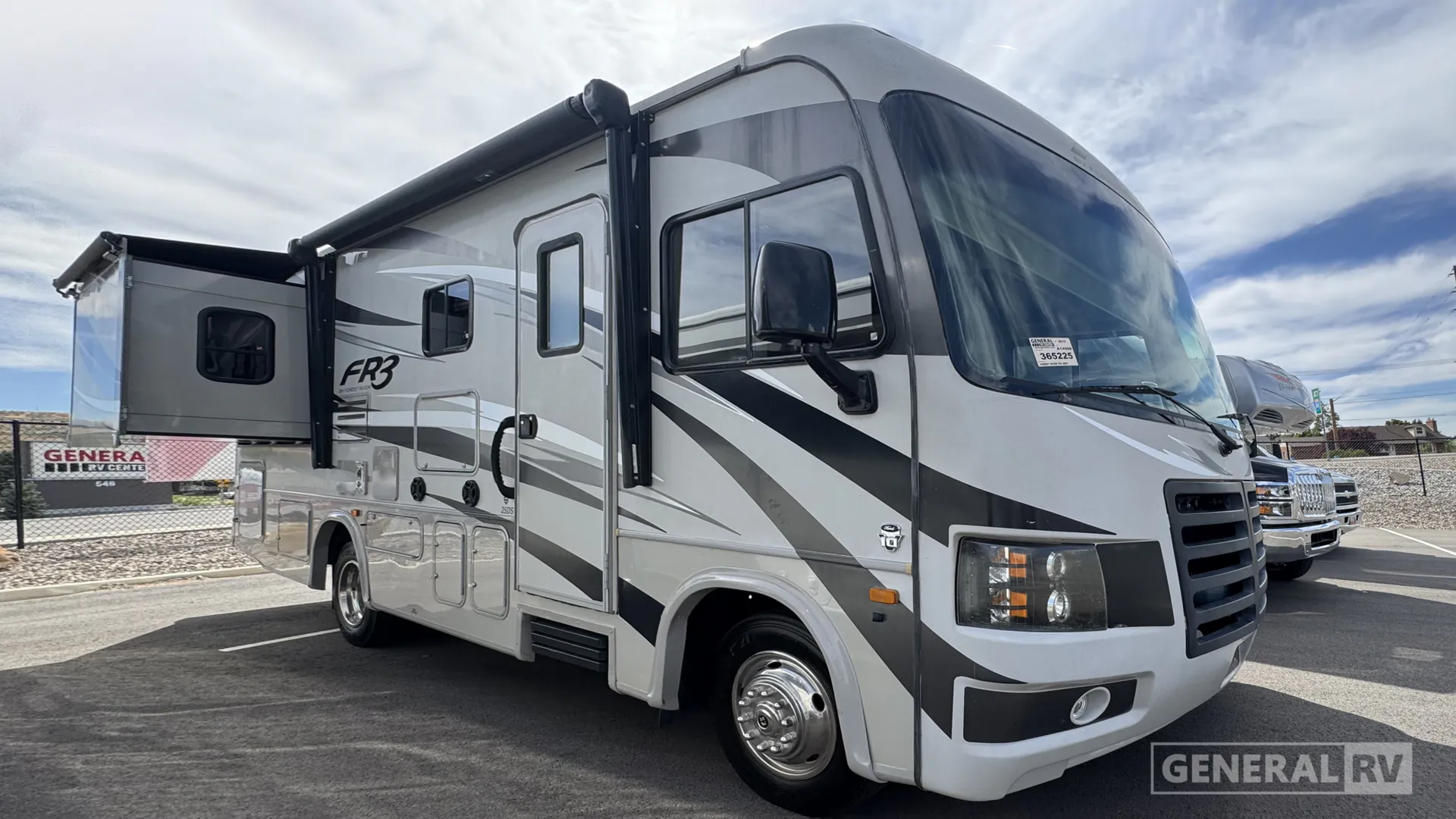 2015 Forest River FR3 25DS - Photo 2