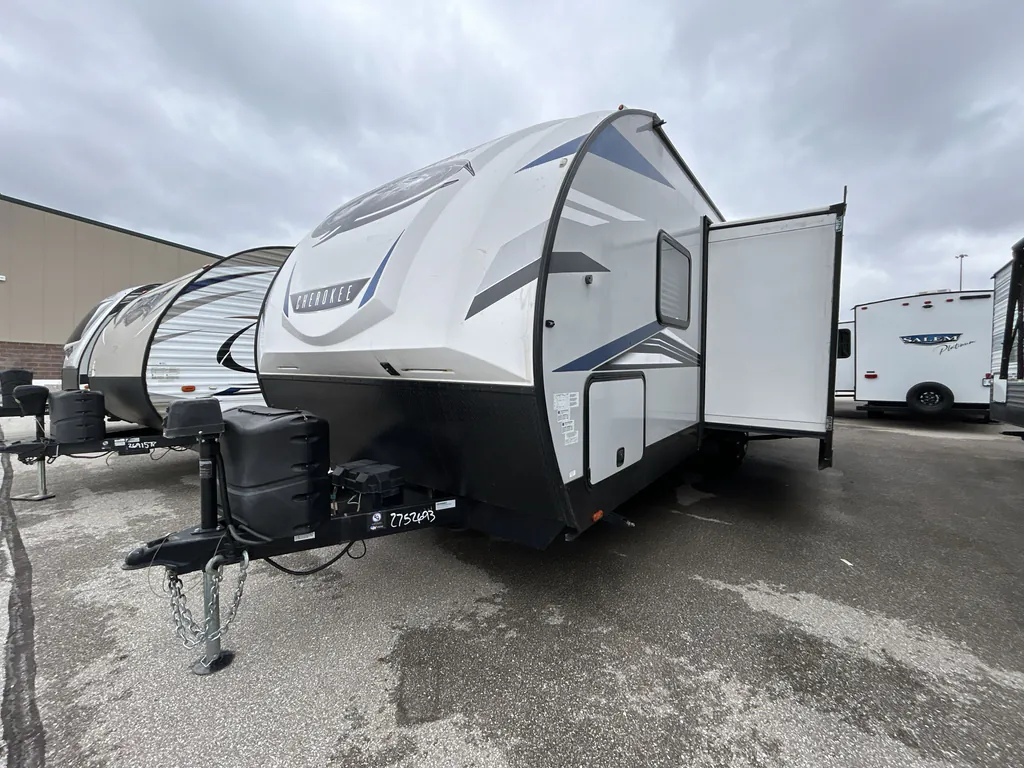 2022 Forest River Cherokee Alpha Wolf 26DBH-L, Photos photo 6