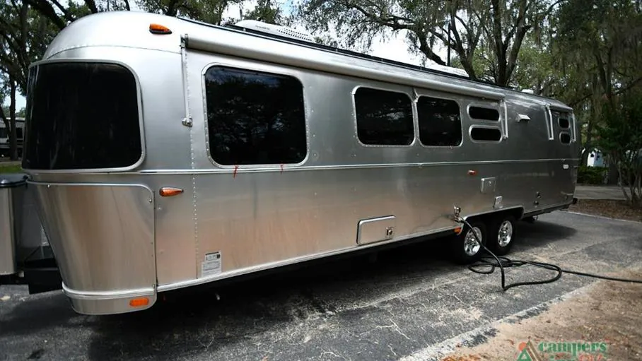 2023 Airstream Flying Cloud 30FB Office, Photos photo 7