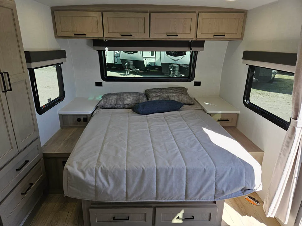 2026 Forest River Flagstaff Micro Lite 25FBD, Photos photo 10