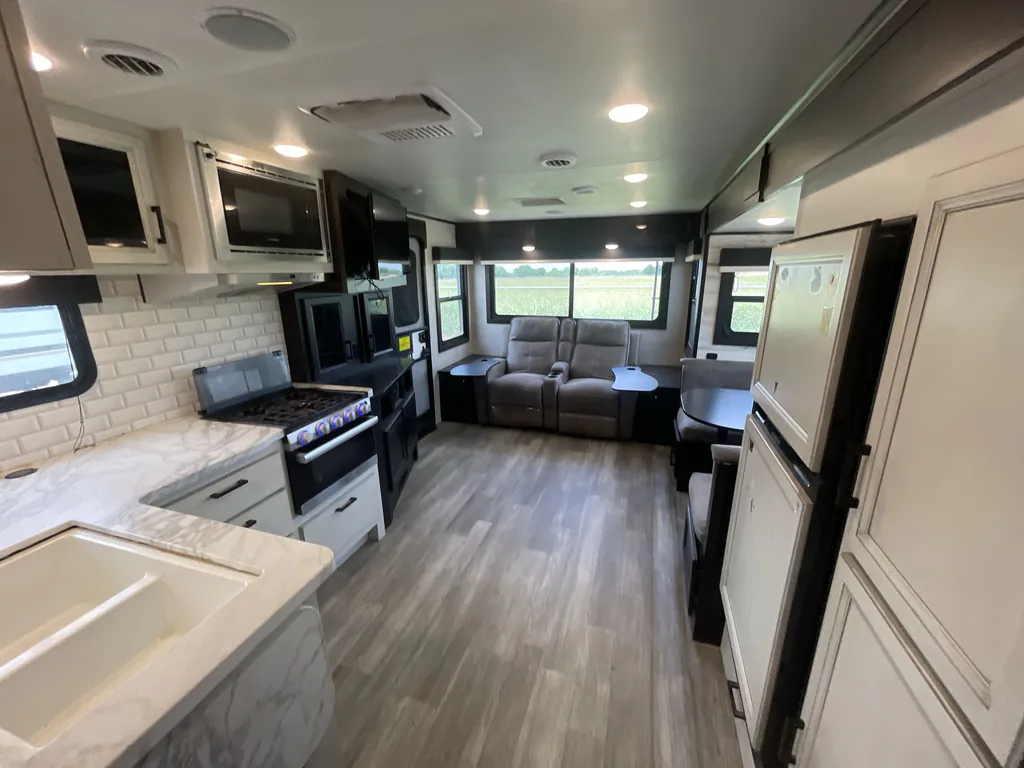 2023 Jayco Jay Feather 26RL, Photos photo 2