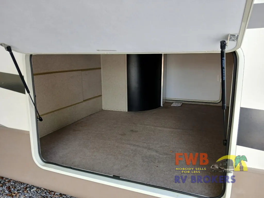 2018 Forest River Cedar Creek Champagne Edition 38EL, Photos photo 7