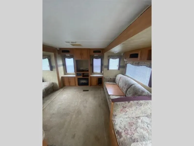 2007 Keystone RV Hornet 31RLDS - Photo 3