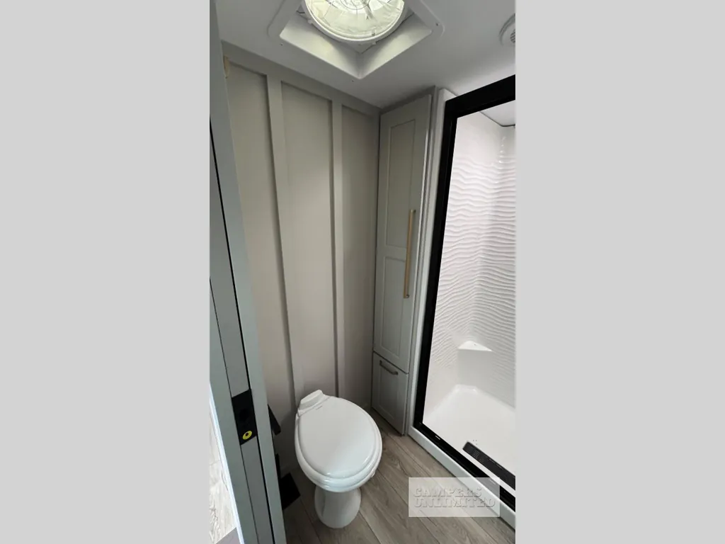 2026 Brinkley Model G 3950, Photos photo 22