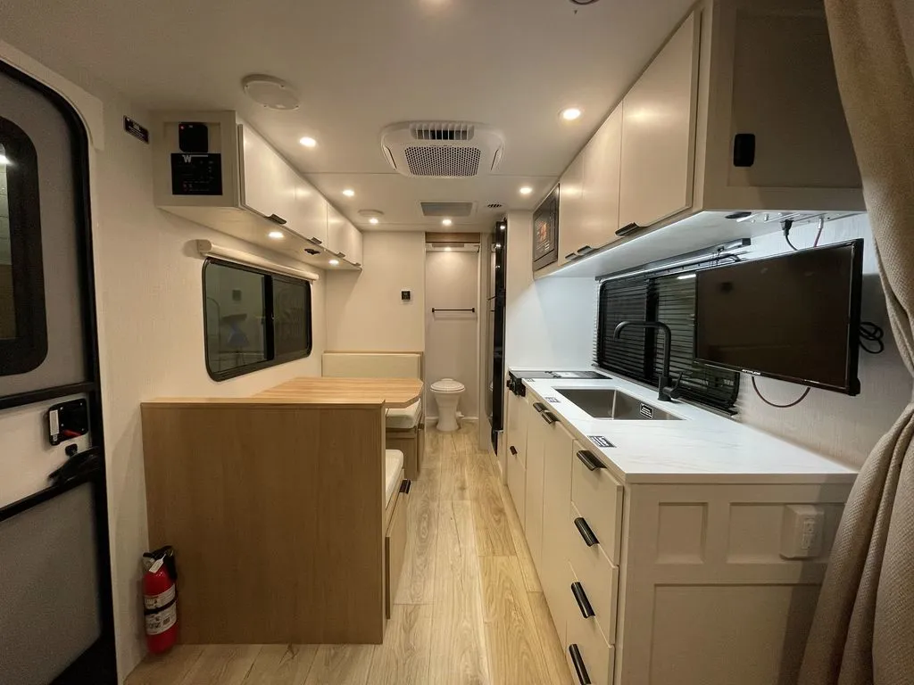 2026 Winnebago Micro Minnie 2000MRB - Photo 3