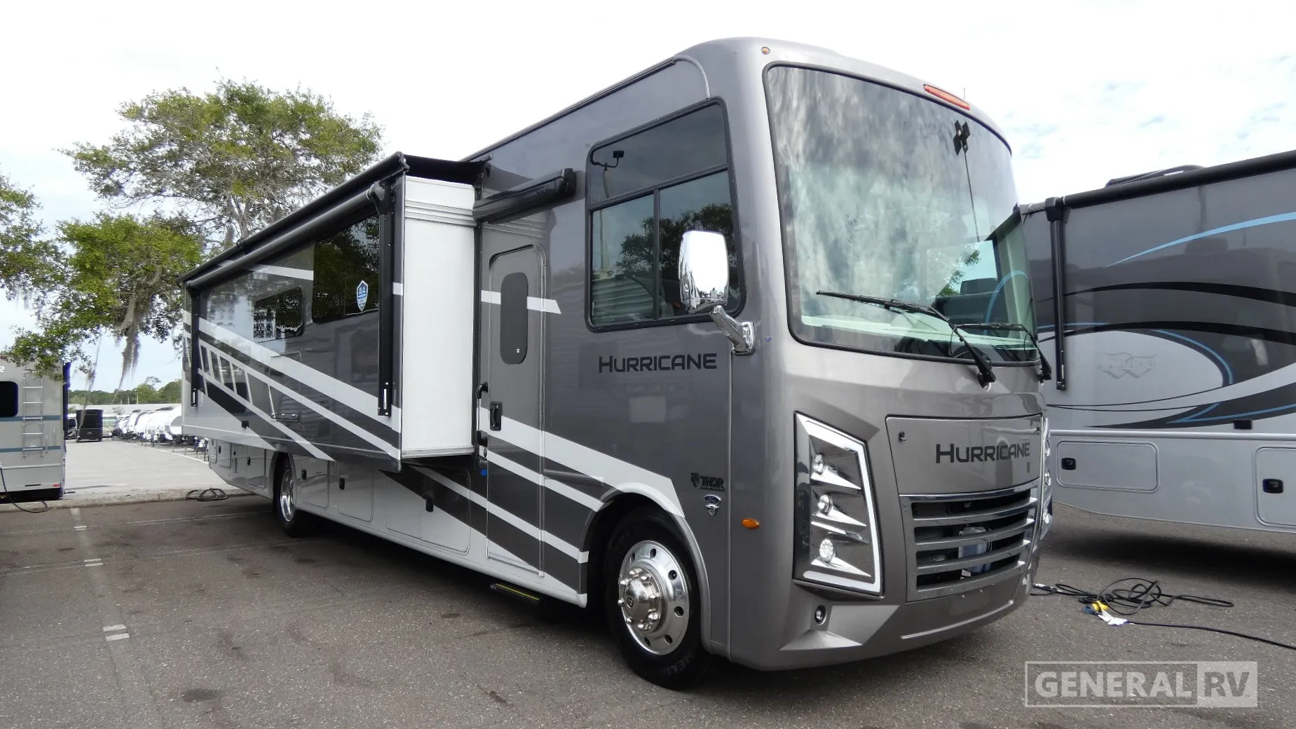 2026 Thor Motor Coach Hurricane 36H - Photo 2