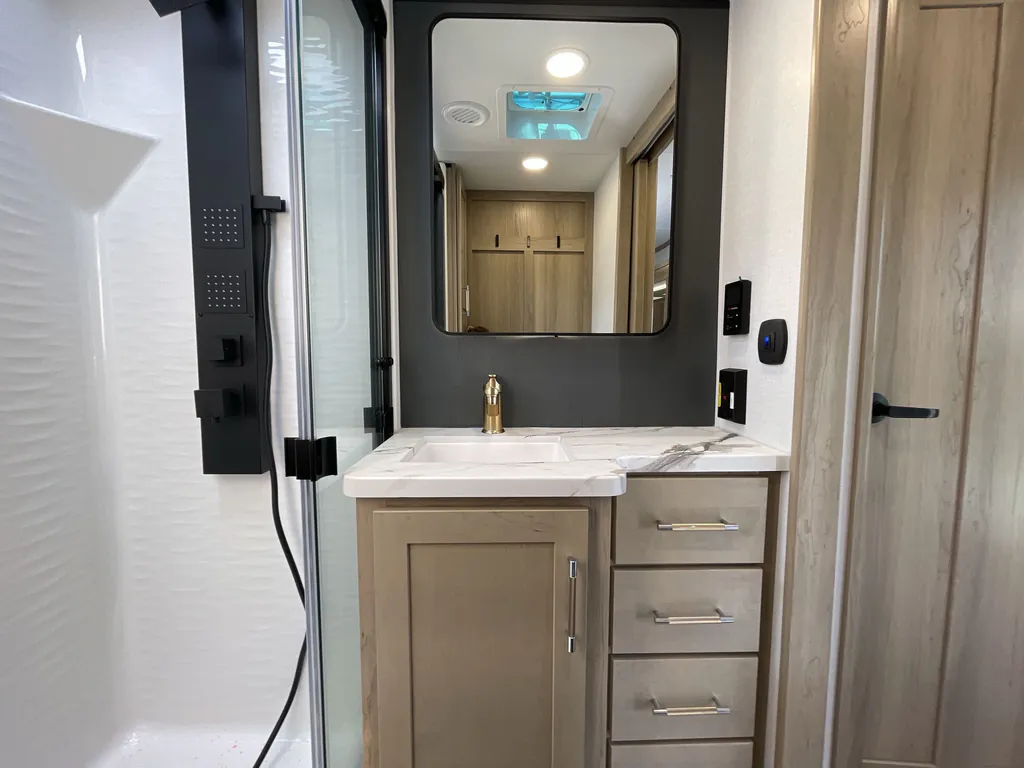 2026 Keystone Raptor 433, Photos photo 23