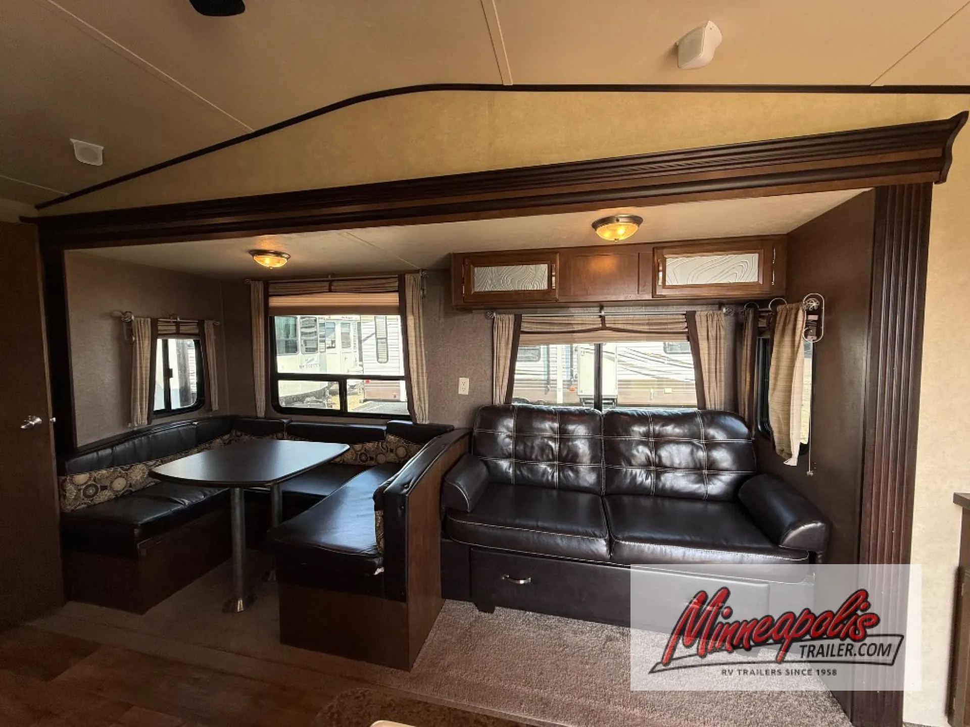 2017 Forest River Wildwood DLX 426-2B - Photo 4