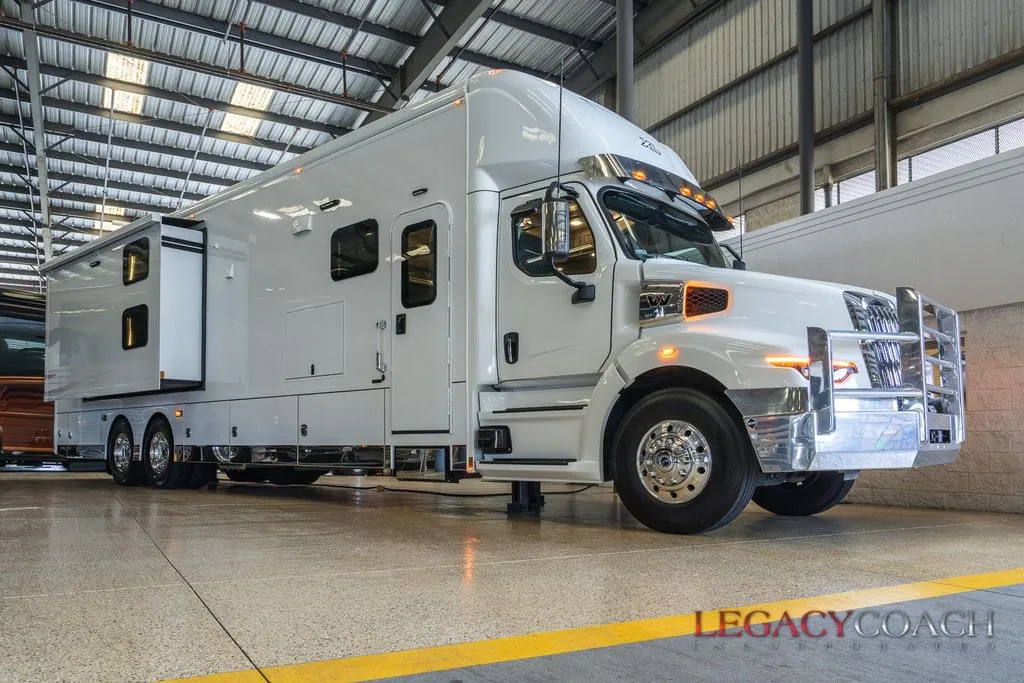 2025 Renegade RV XL X45BBC - Photo 2