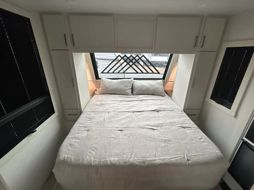 2027 Brinkley Model I 290, Photos photo 32
