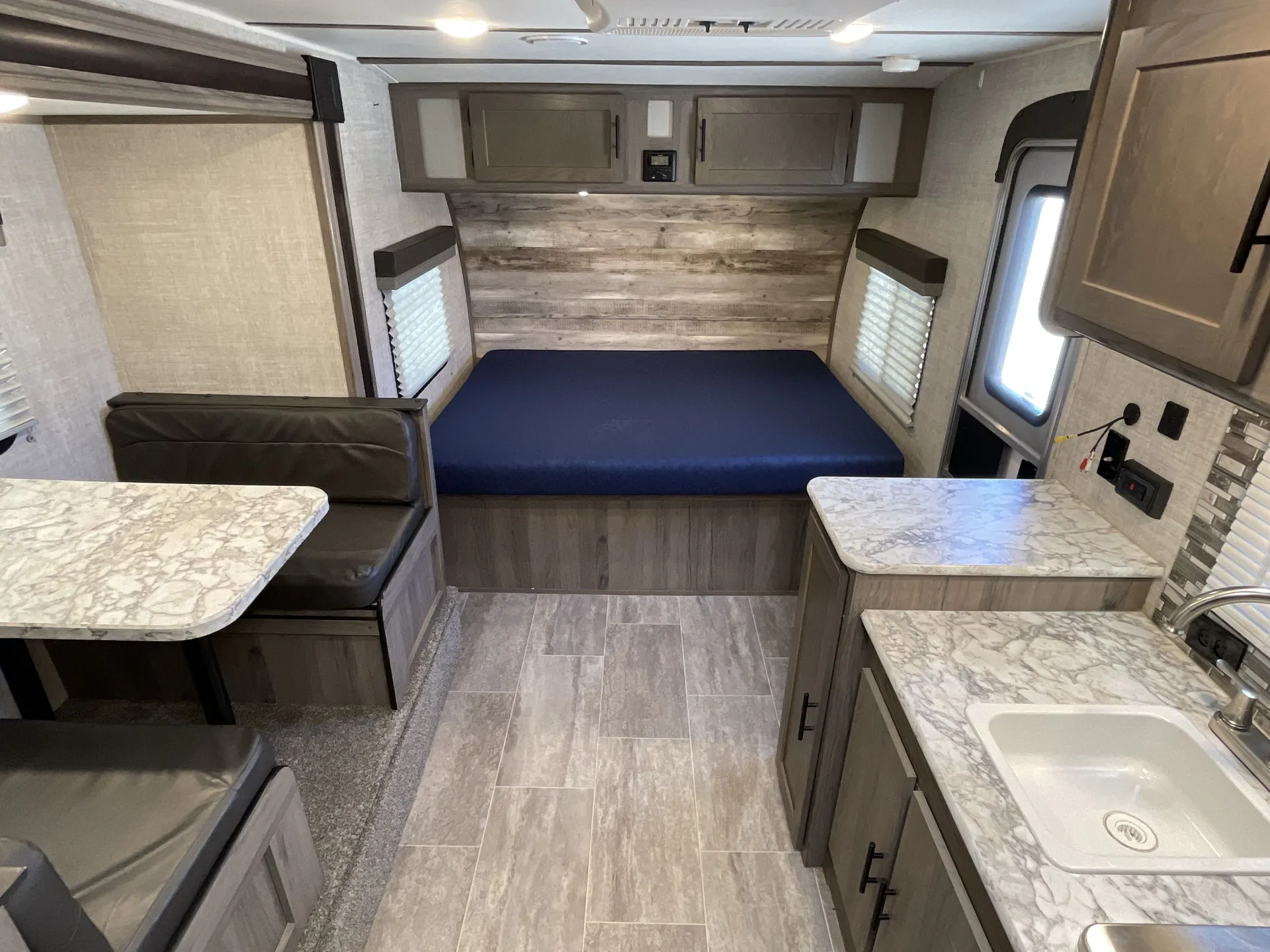 2021 Gulf Stream Ameri-Lite 19DS — living area main