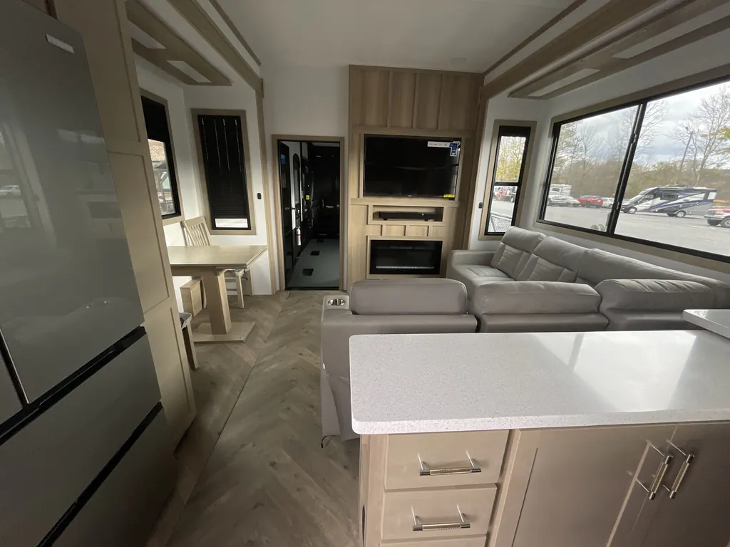 2026 Keystone Raptor 441, Photos photo 6
