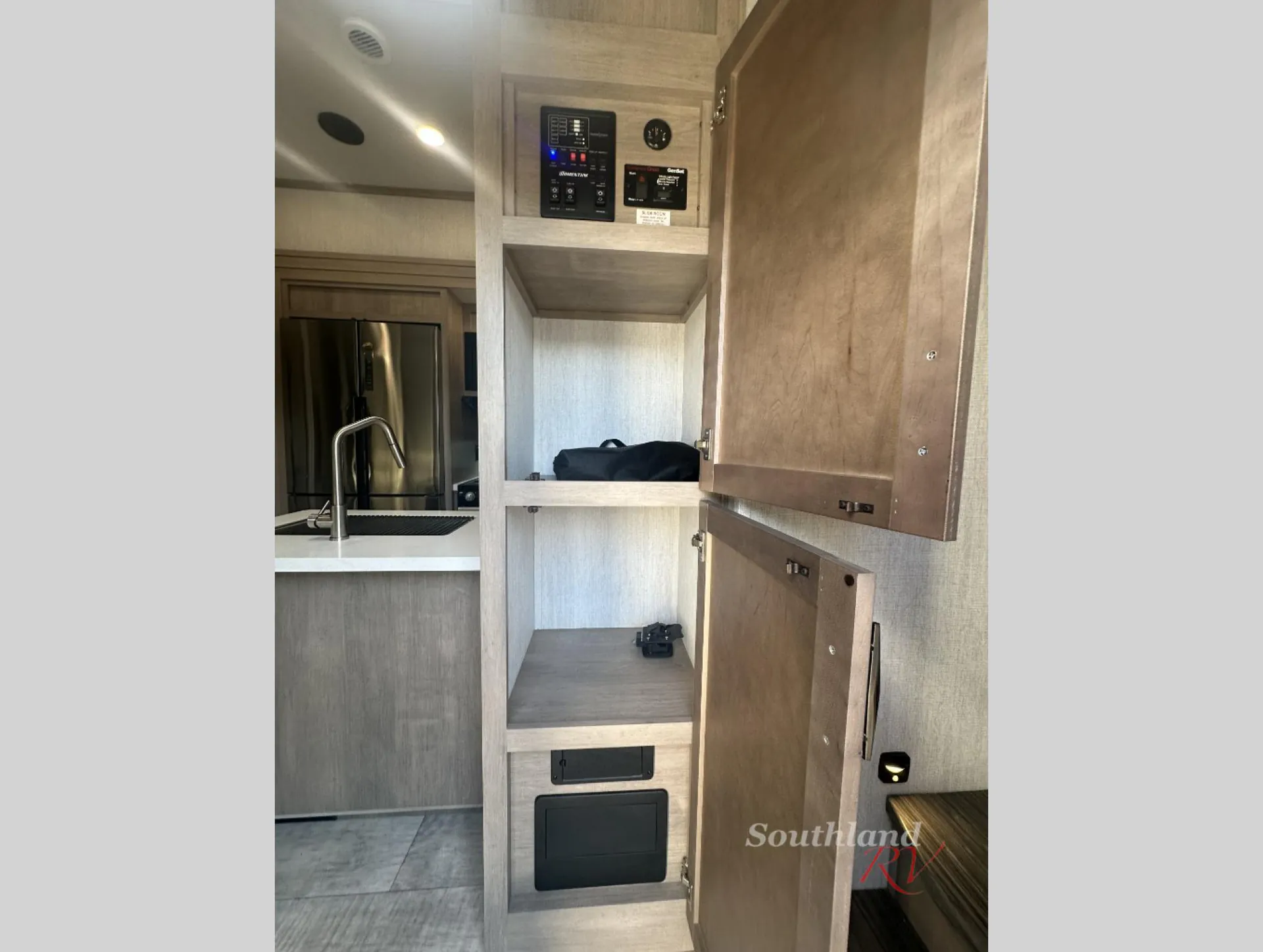 2023 Grand Design Momentum G-Class 320G - Photo 4