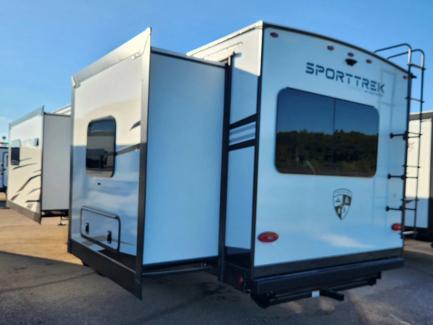 2026 Venture RV SportTrek Touring Edition STT333VMI - Photo 4