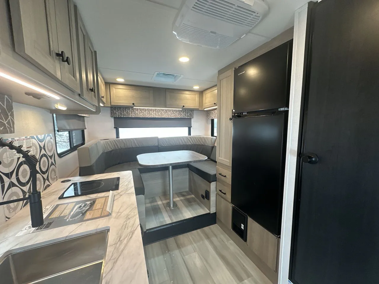 2026 Forest River Sunseeker LE 1950LE - Photo 4