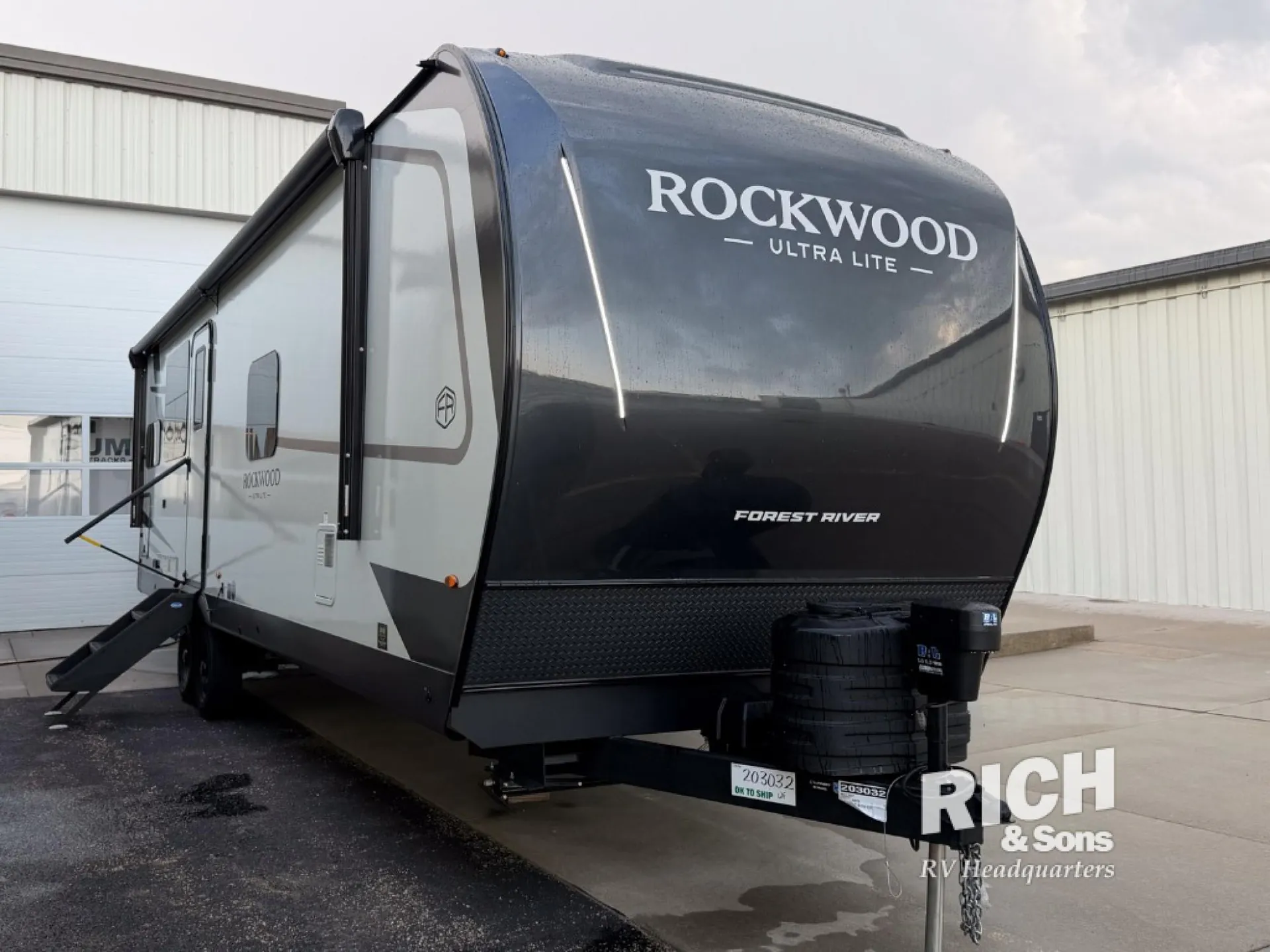 2027 Forest River Rockwood Ultra Lite 2711RK - Photo 2