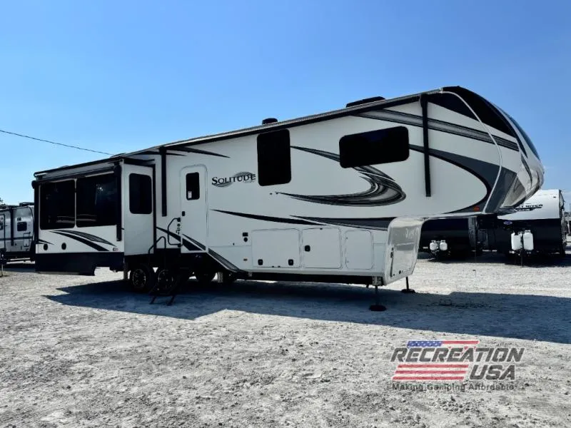 2022 Grand Design Solitude 378MBS - Photo 2