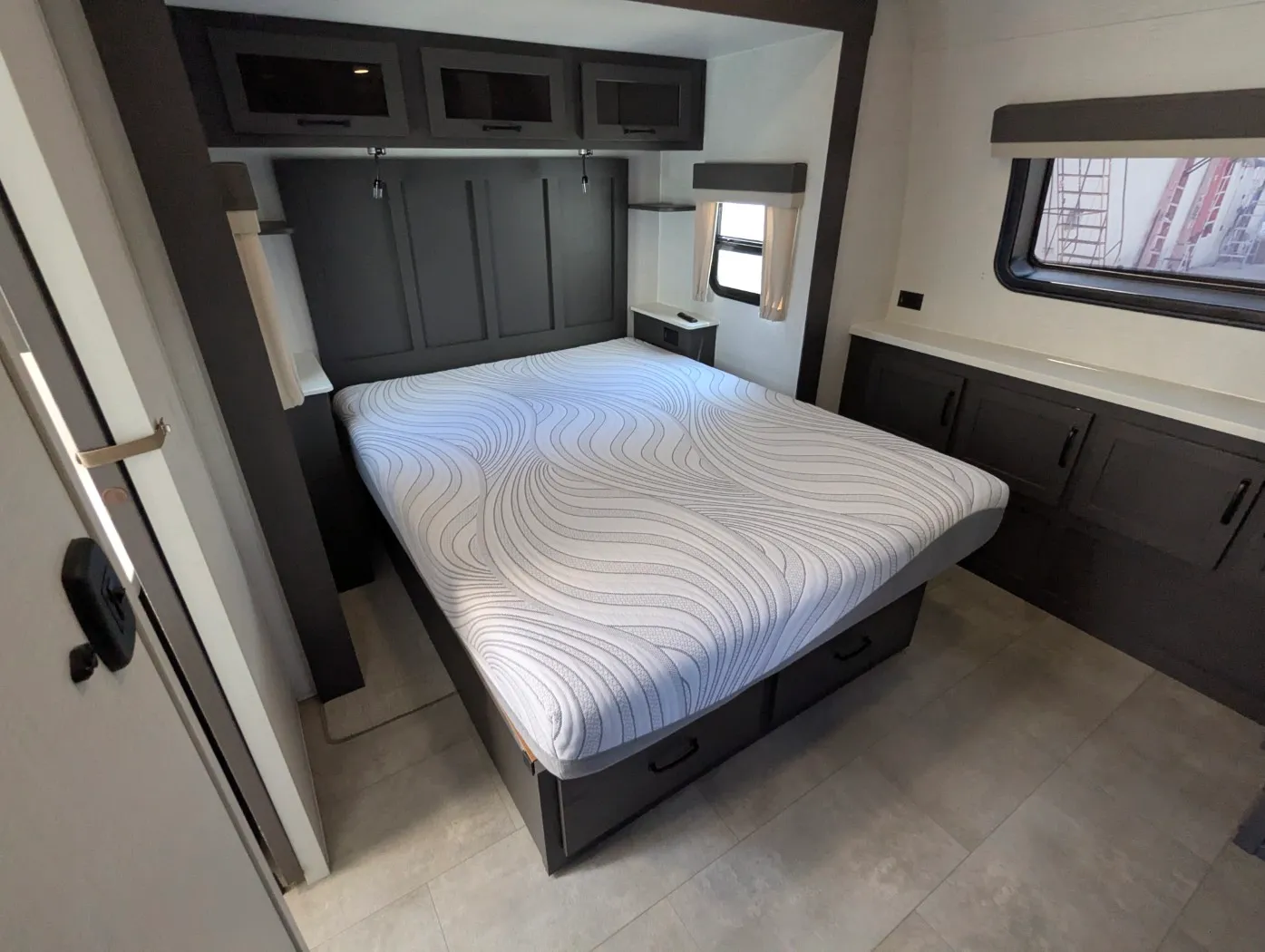 2025 Forest River Flagstaff Classic 832BWS — Photo 7