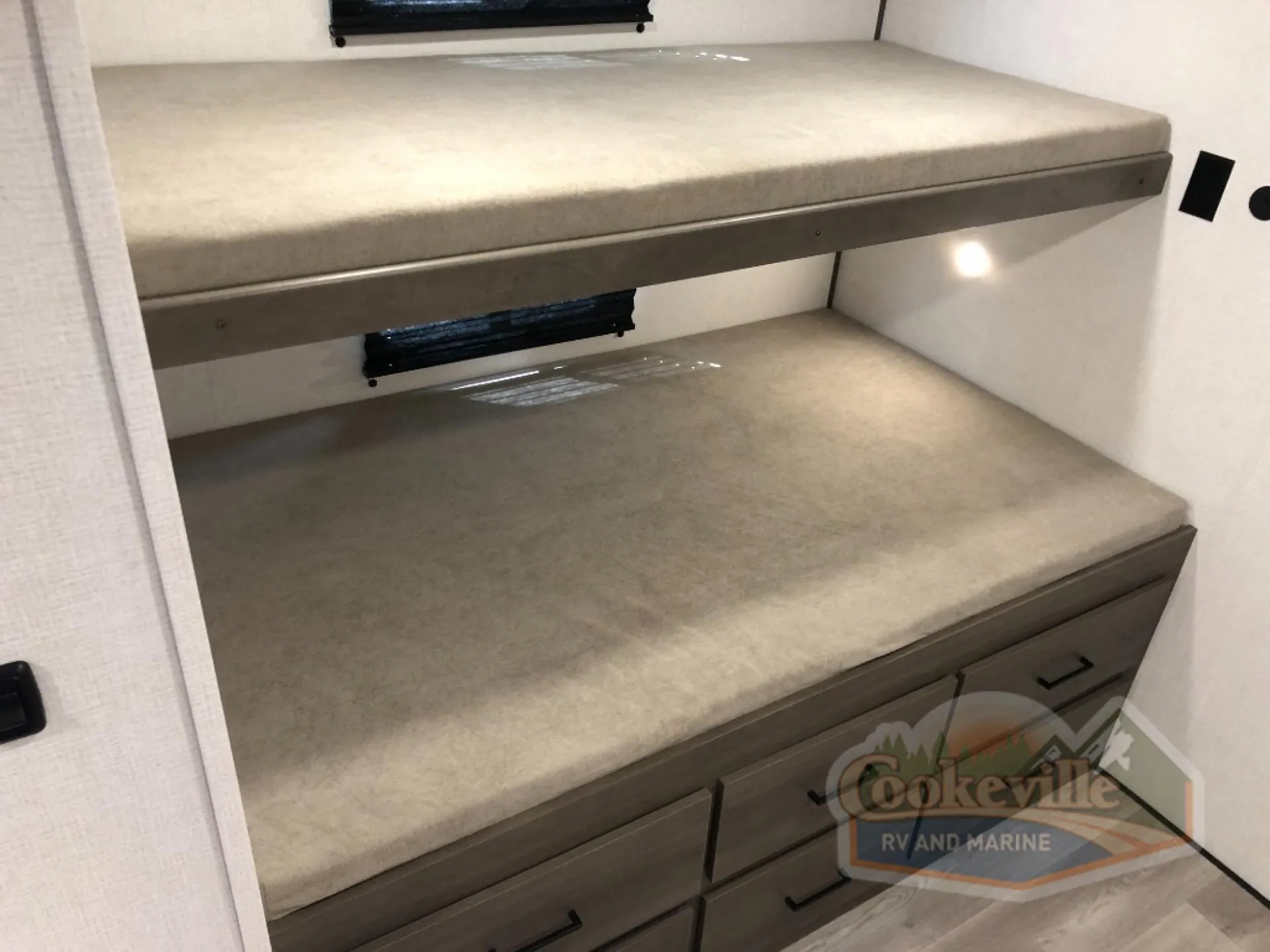 2026 Grand Design Transcend 325BHT - Photo 3