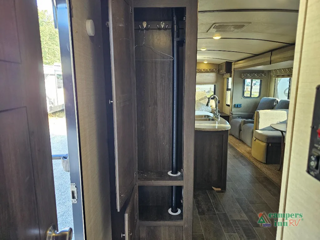 2018 Keystone Premier 30RIPR, Photos photo 42
