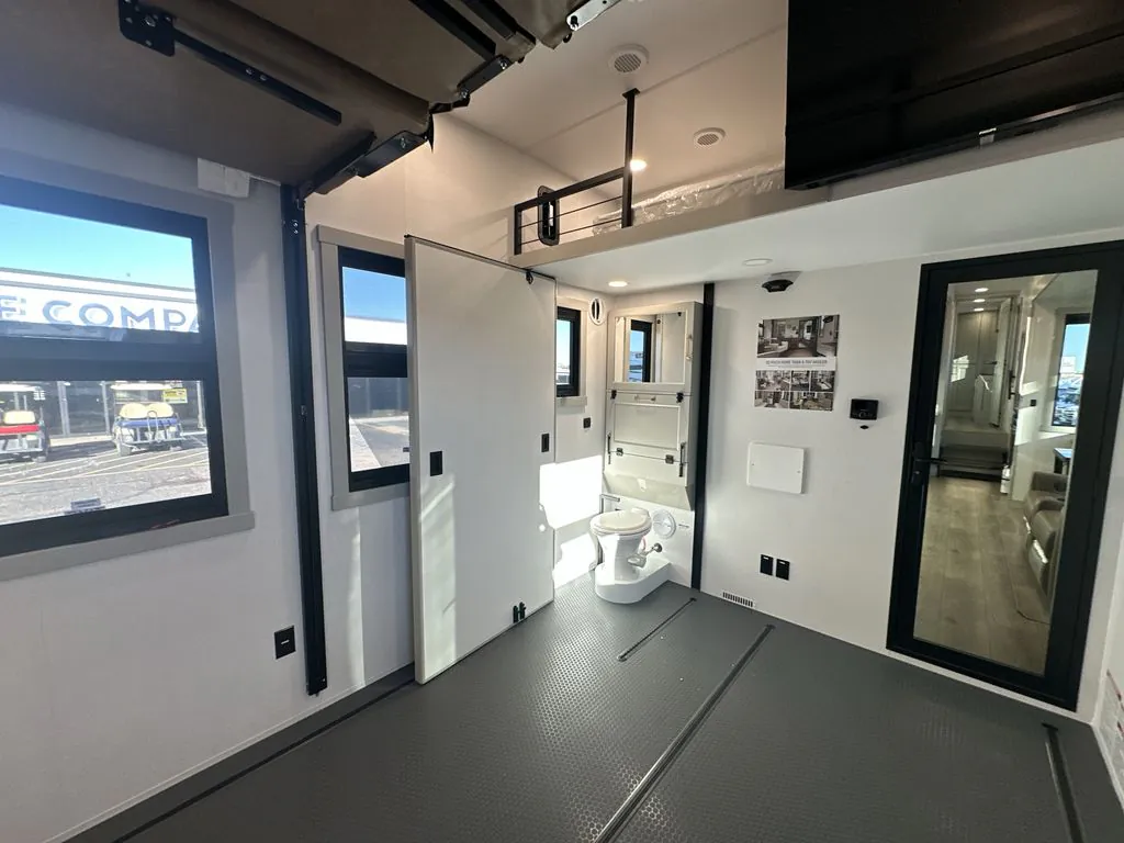 2026 Brinkley Model G 4100, Photos photo 21