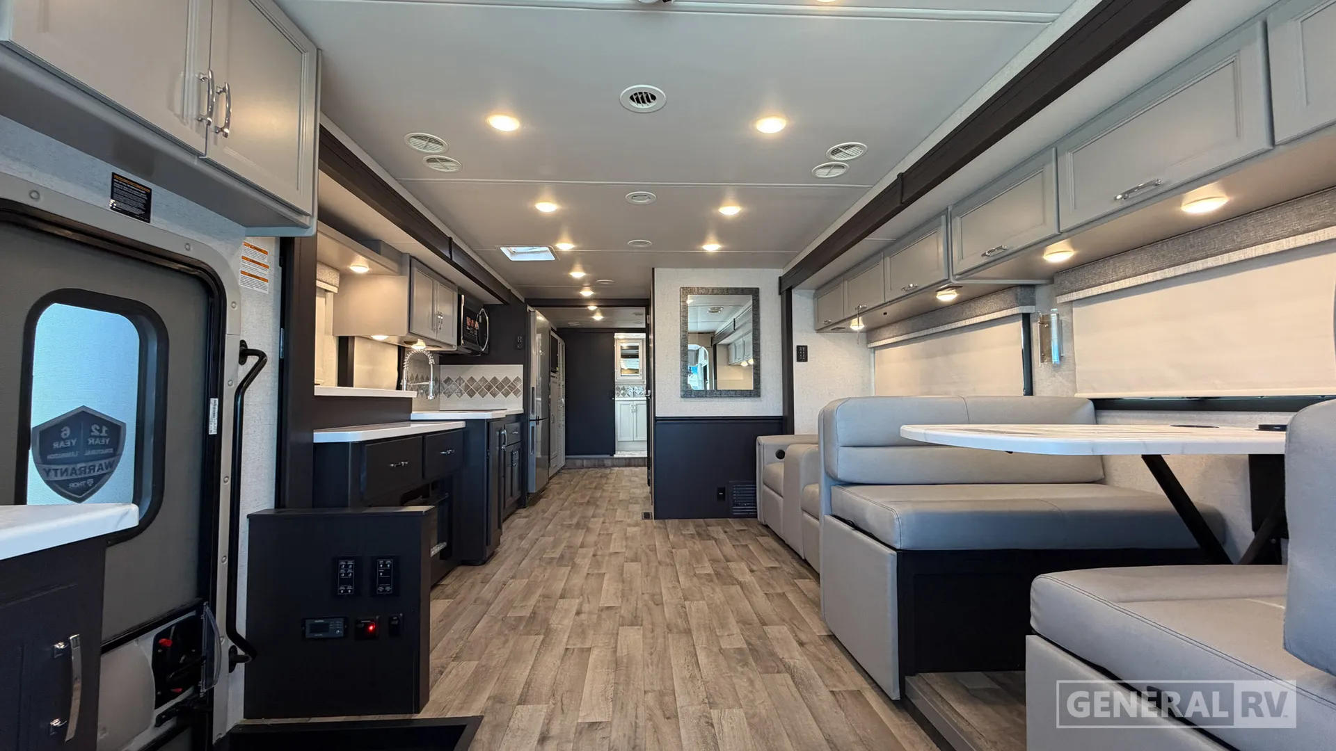 2026 Thor Motor Coach Palazzo GT 37.5 - Photo 3