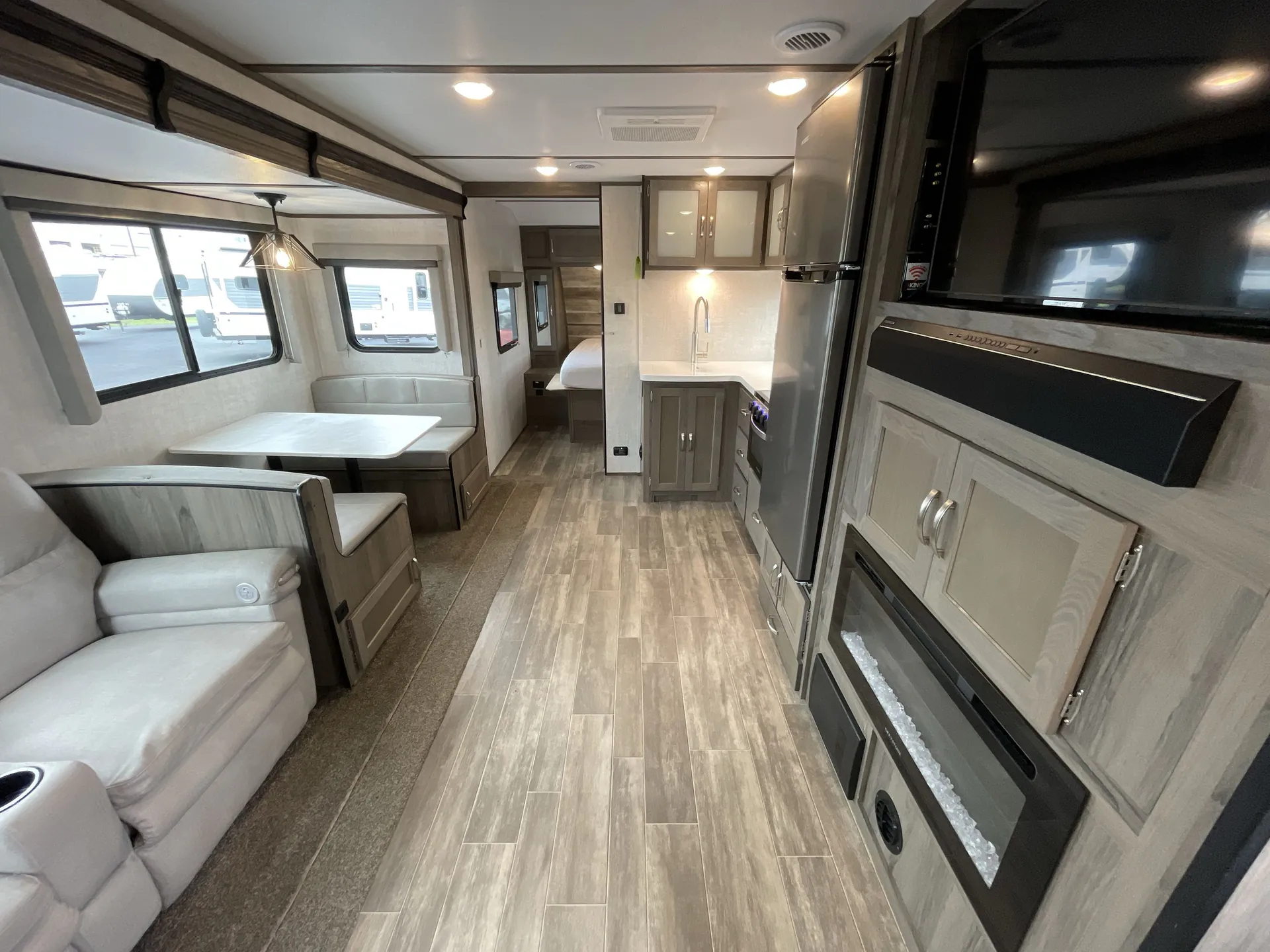 2023 Gulf Stream Envision 258RB — living area main