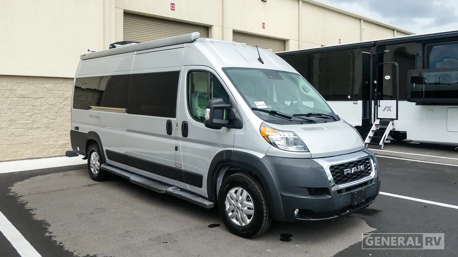 2022 Thor Motor Coach Tellaro 20J - Photo 2