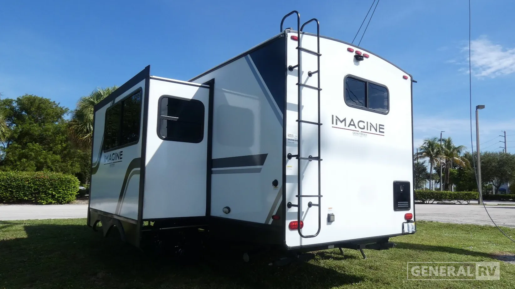 2026 Grand Design Imagine 2300MK - Photo 4