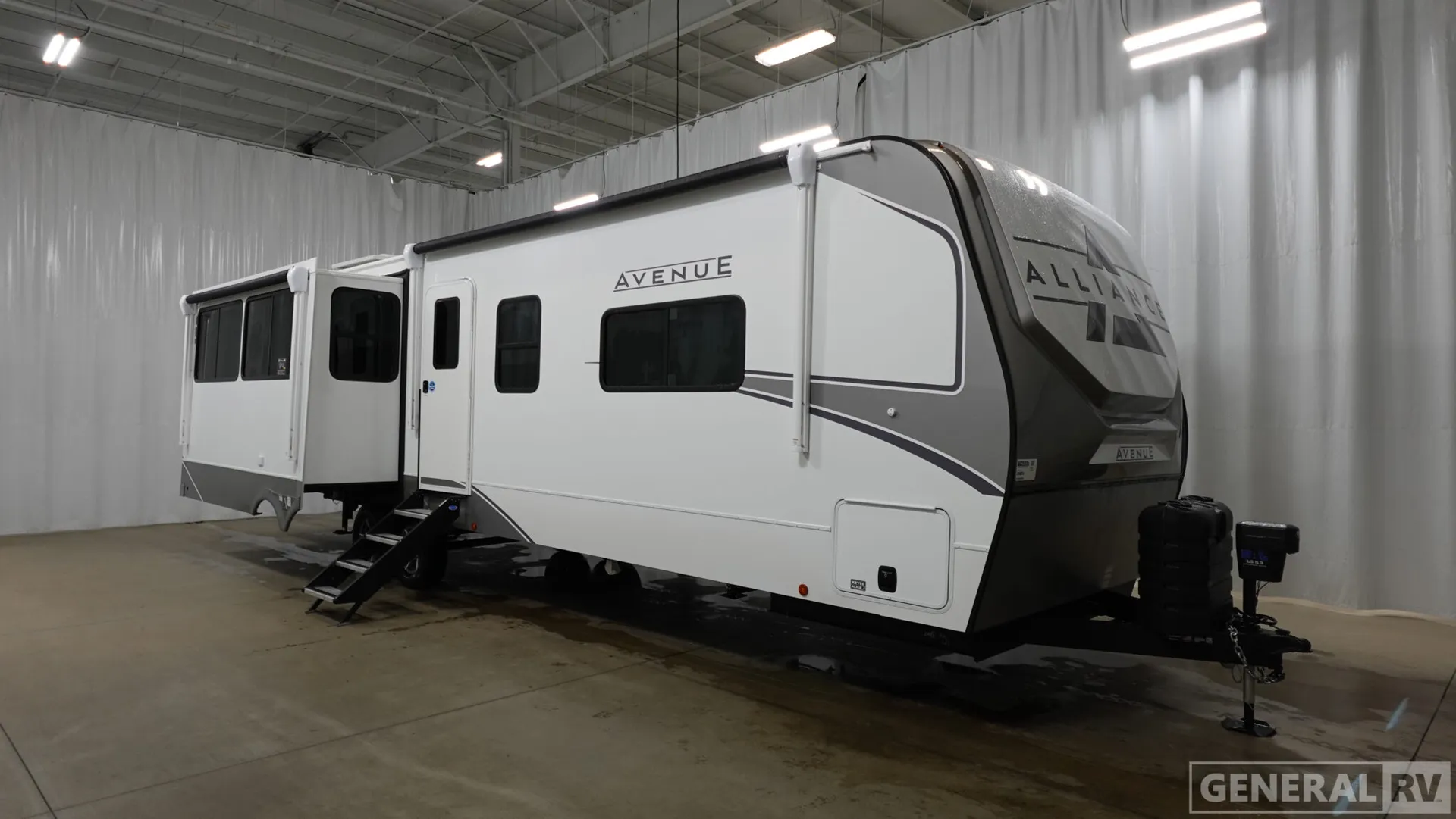 2026 Alliance RV Avenue 332RL - Photo 2