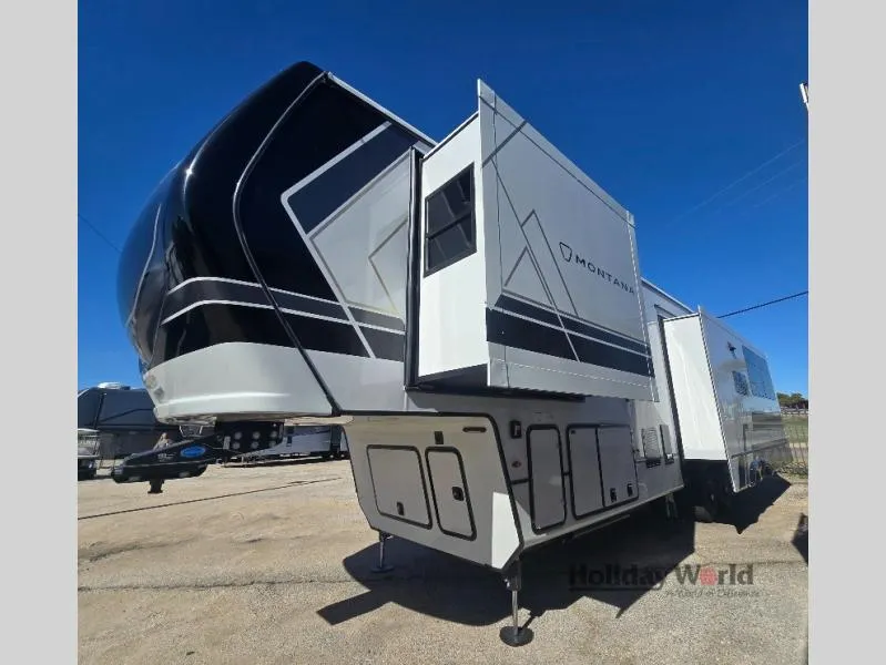 2026 Keystone Montana 3532SP - Photo 4