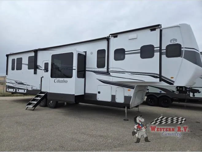 2025 Palomino Columbus 388FKH - Photo 4