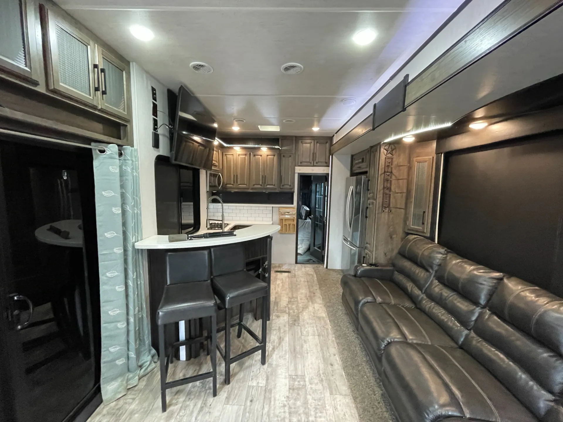 2019 Heartland Cyclone 4270 - Photo 2