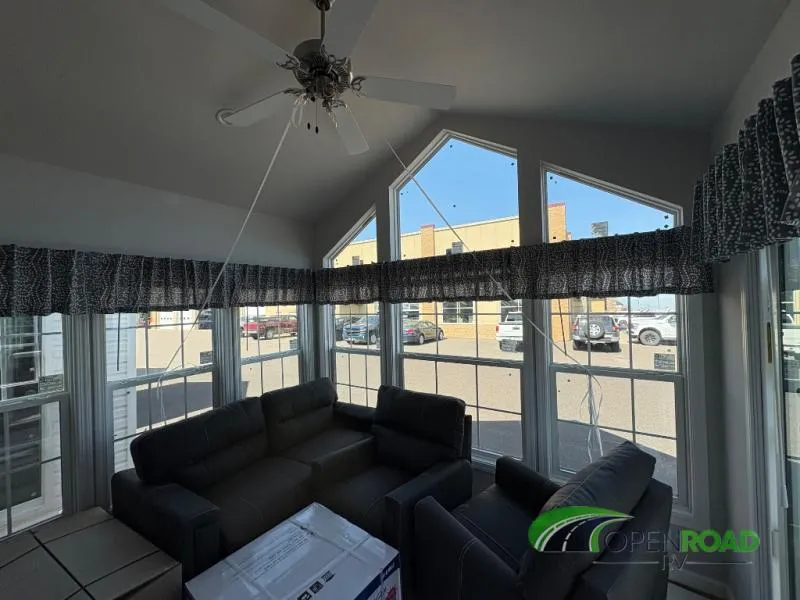 2026 Champion Homes Highland 405 - Photo 2
