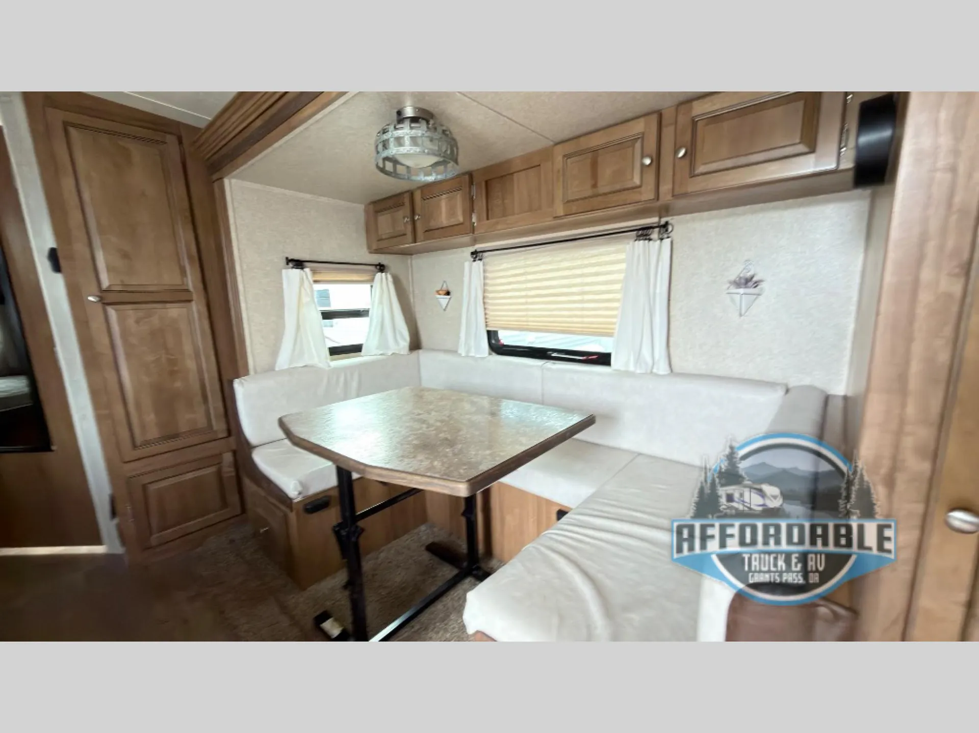 2018 Forest River Rockwood Mini Lite 2509S — Photo 5