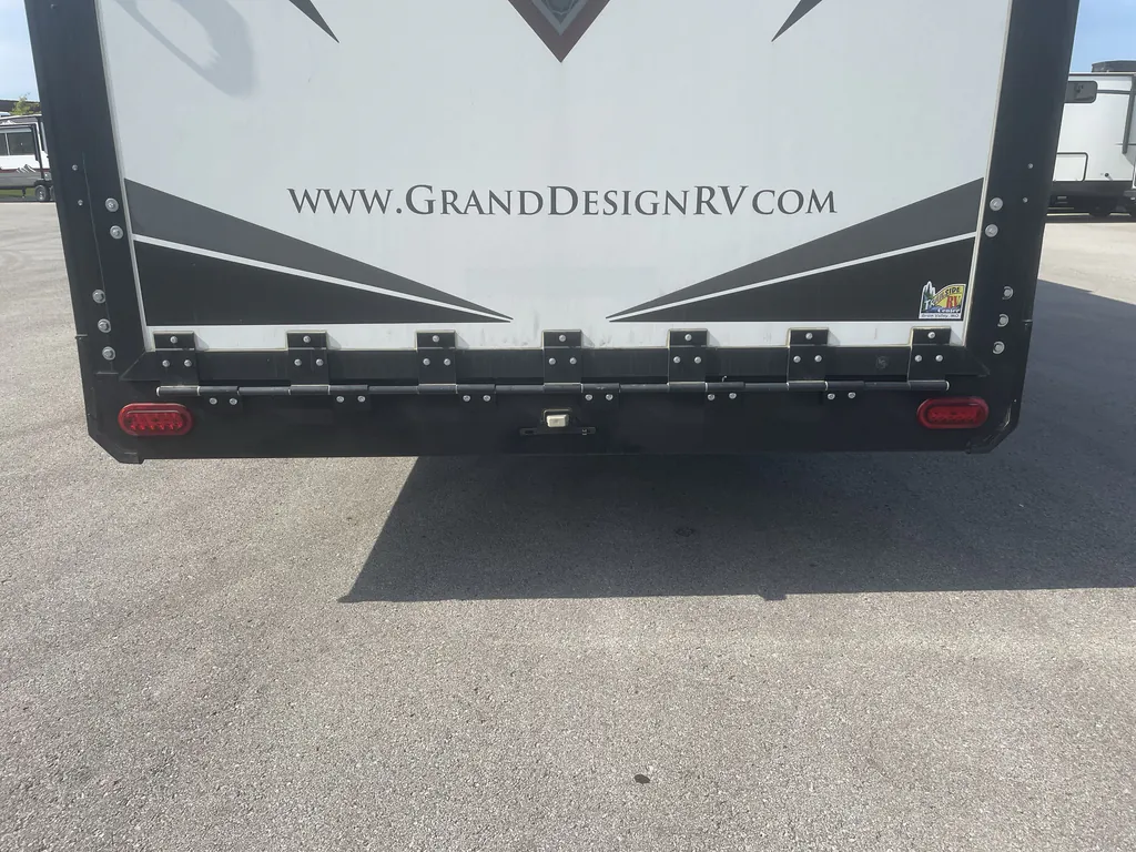 2019 Grand Design Momentum 399TH, Photos photo 27