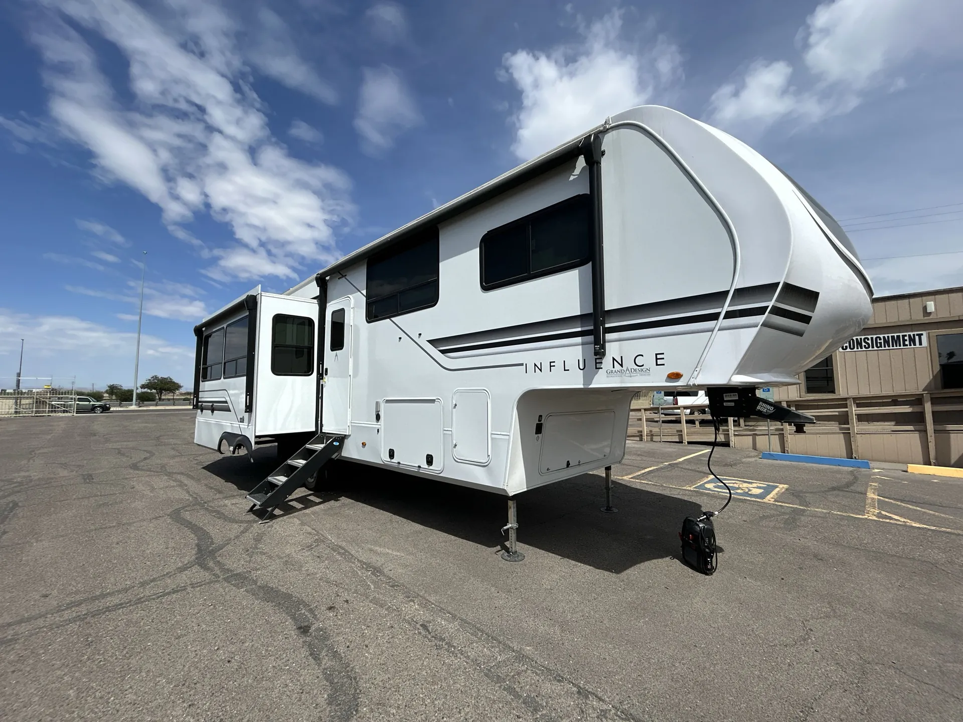 2024 Grand Design Influence 2903RL - Photo 2