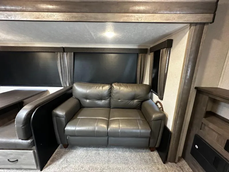 2020 Forest River Vibe 34BH — Photo 5
