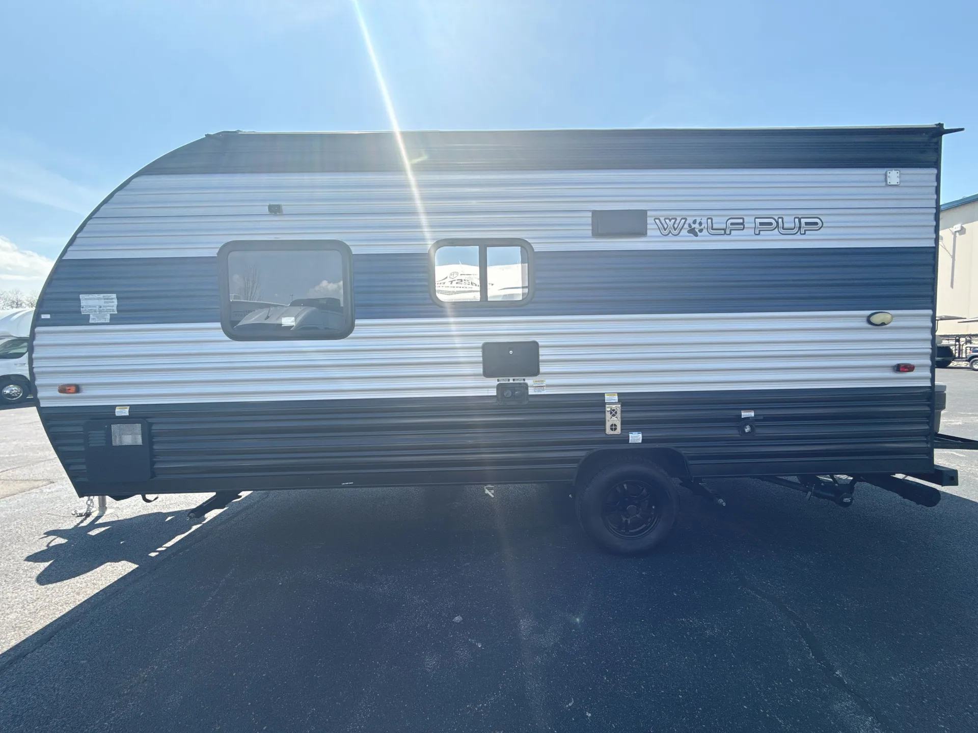 2022 Forest River Cherokee Wolf Pup 16FQ — off campside