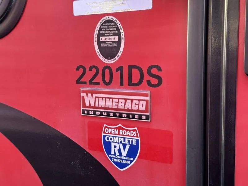 2017 Winnebago Minnie 2201 DS - Photo 4