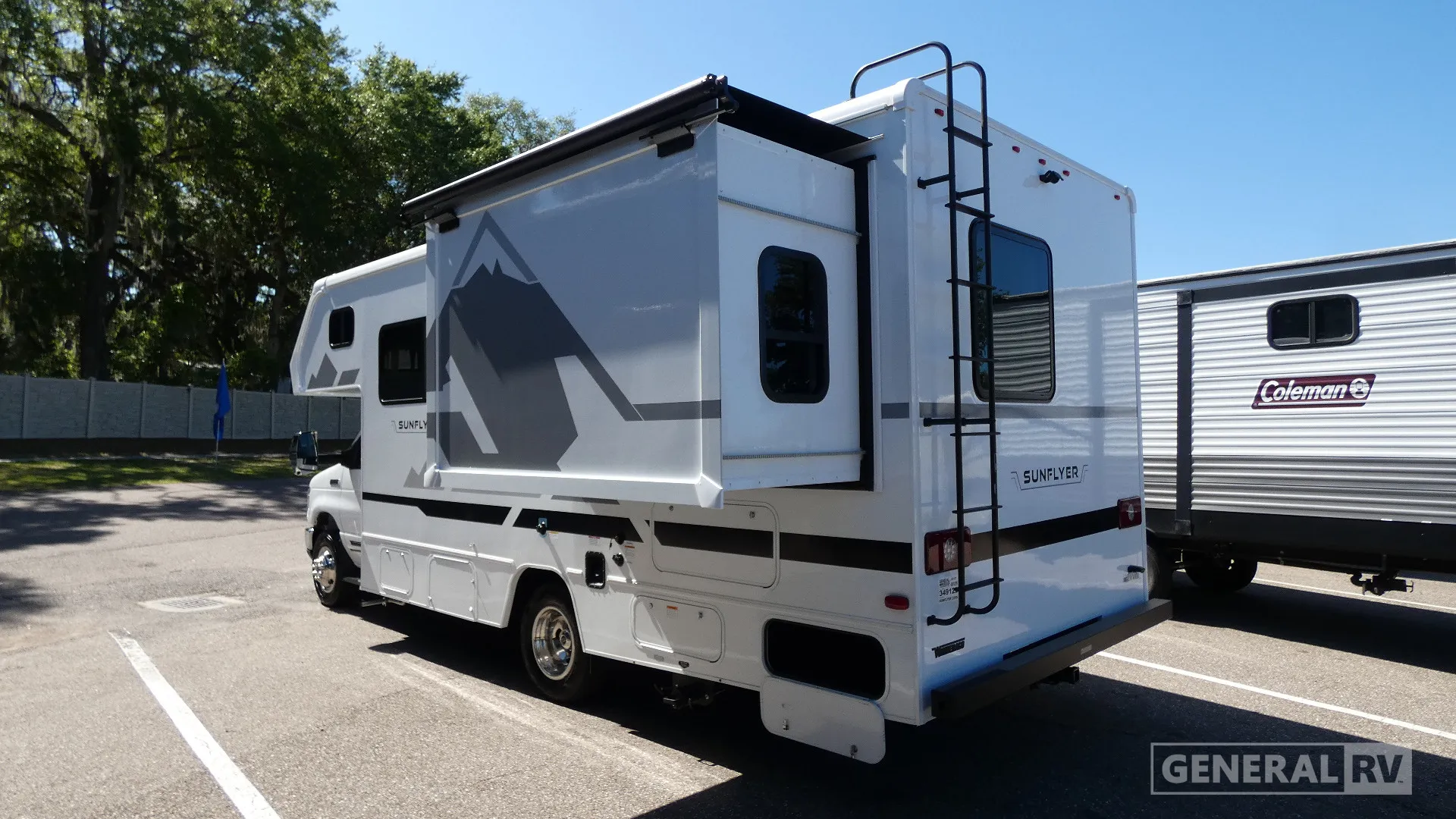 2027 Winnebago Sunflyer 22RS - Photo 4