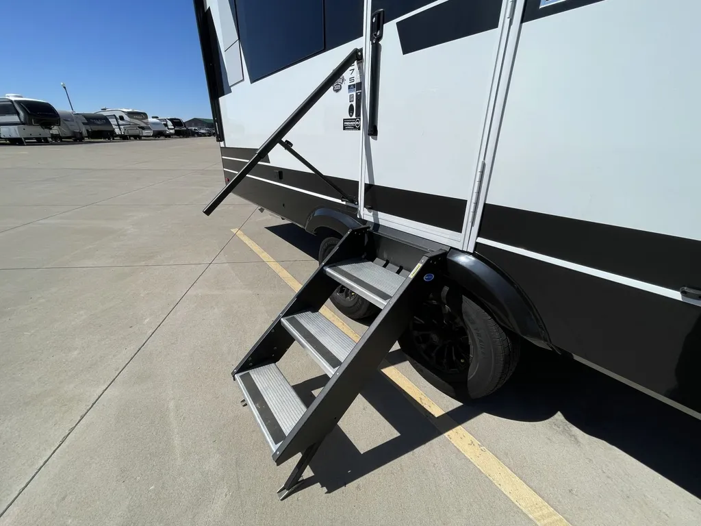 2025 Brinkley MODEL I 275, Photos photo 9