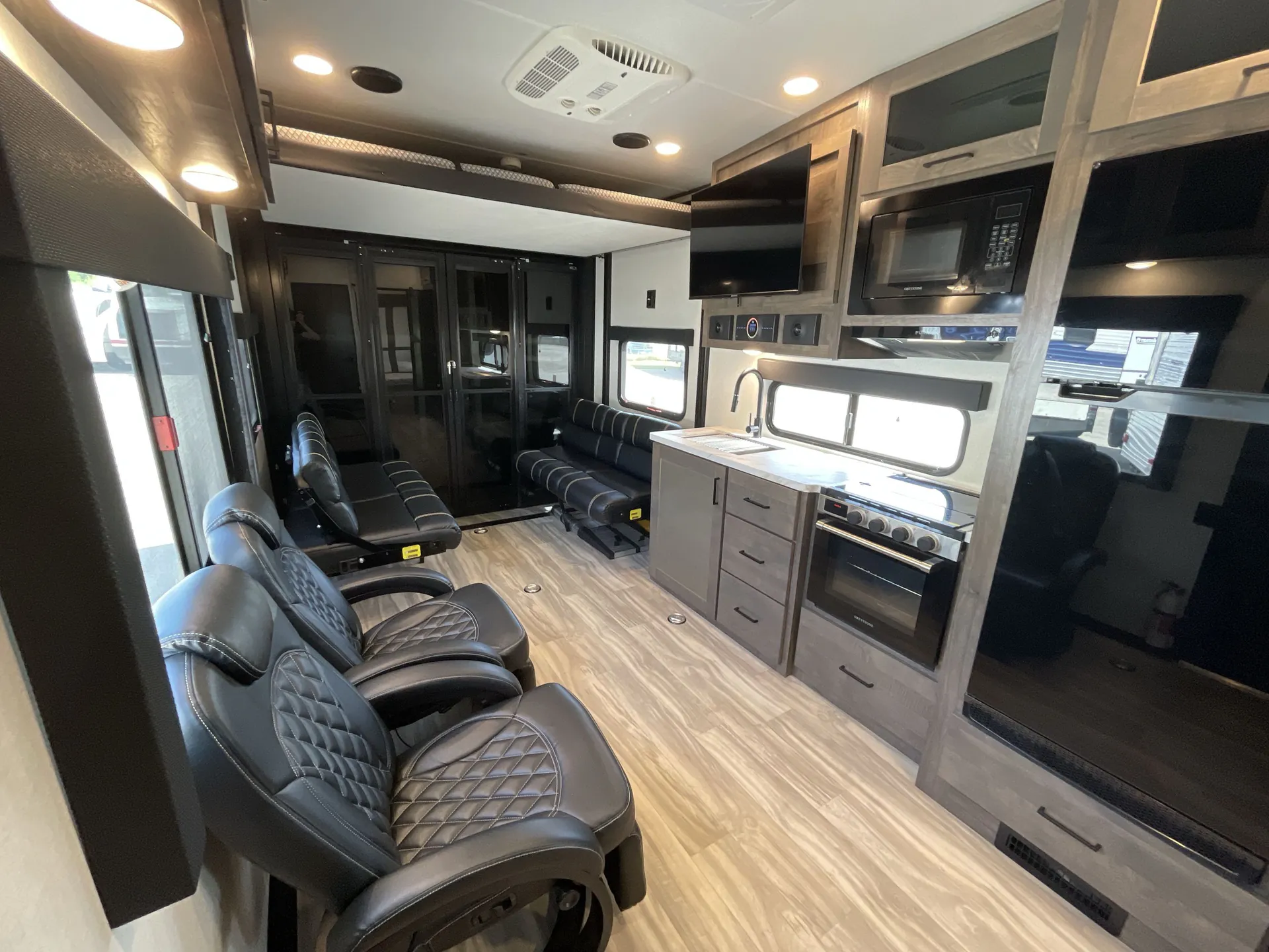2023 Alliance RV Valor 21T15 — living area main