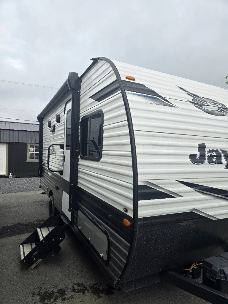 2024 Jayco Jay Flight SLX 184BS - Photo 2