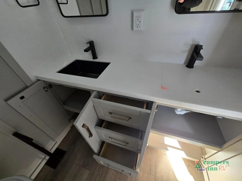 2026 Brinkley Model Z 3600, Photos photo 35