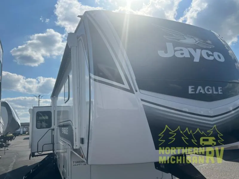 2026 Jayco Eagle 335LSTS - Photo 2