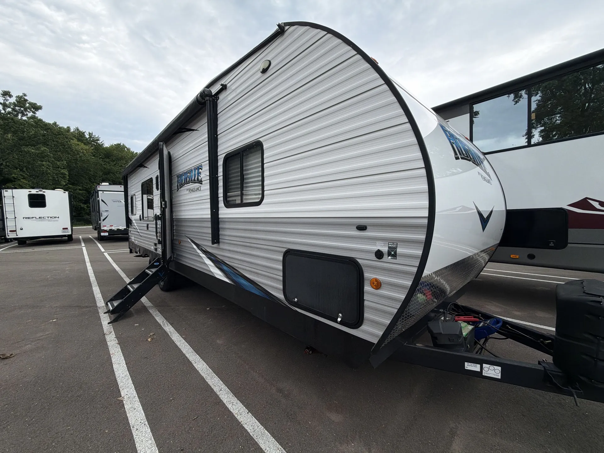 2020 Forest River Vengeance Rogue 28V - Photo 2