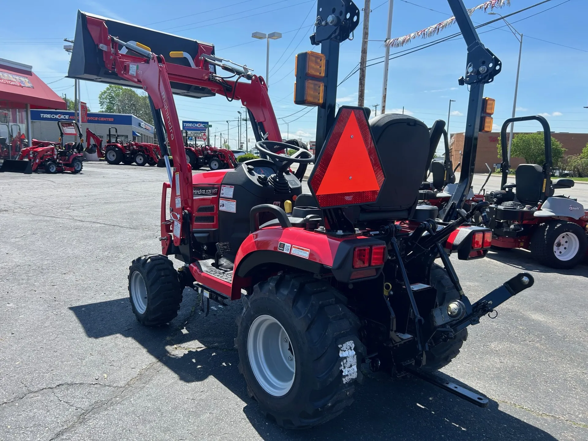 2025 Mahindra 1126 1126 HST - Photo 3