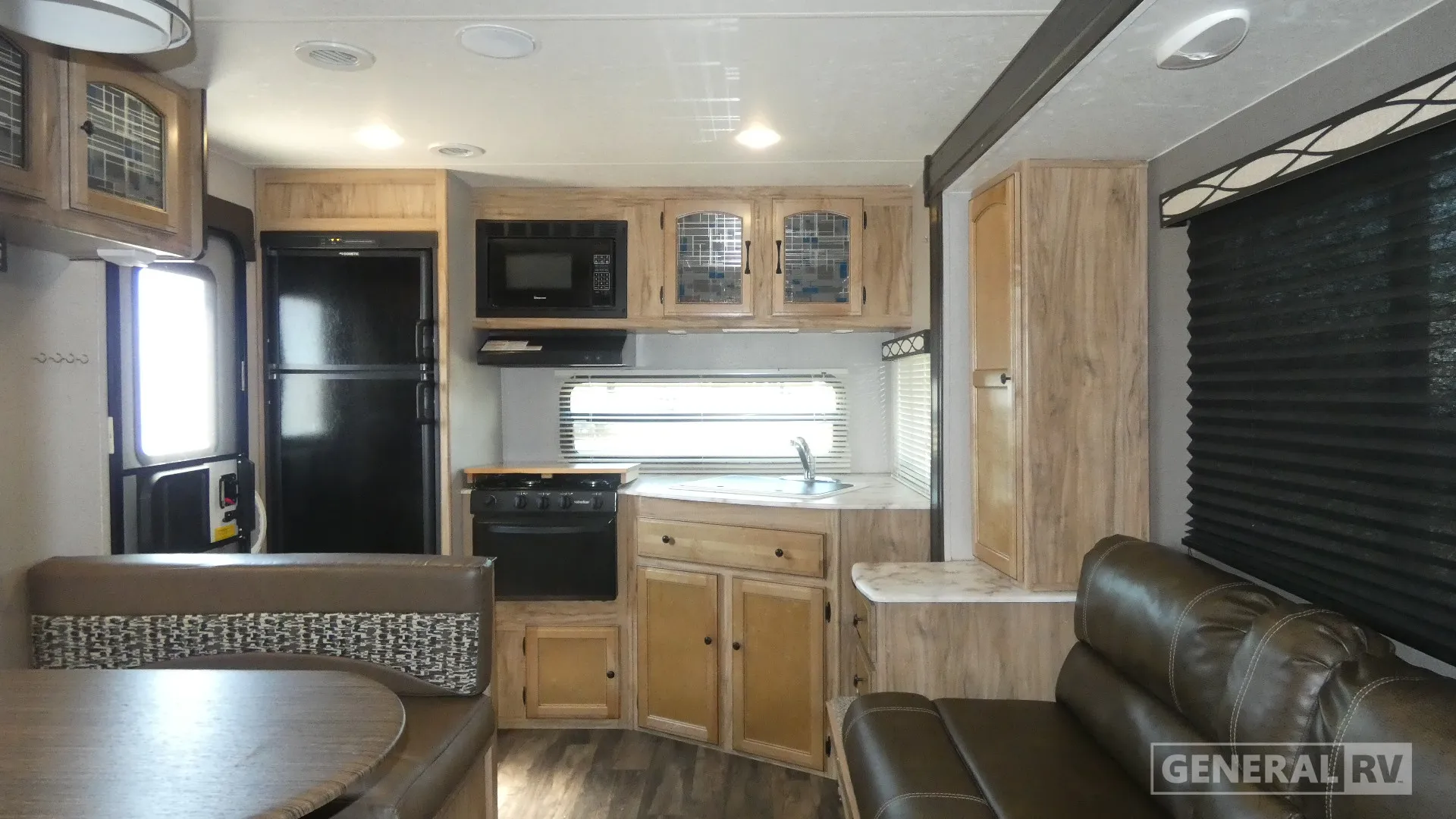 2018 Coachmen Freedom Express Ultra Lite 246RKS - Photo 3
